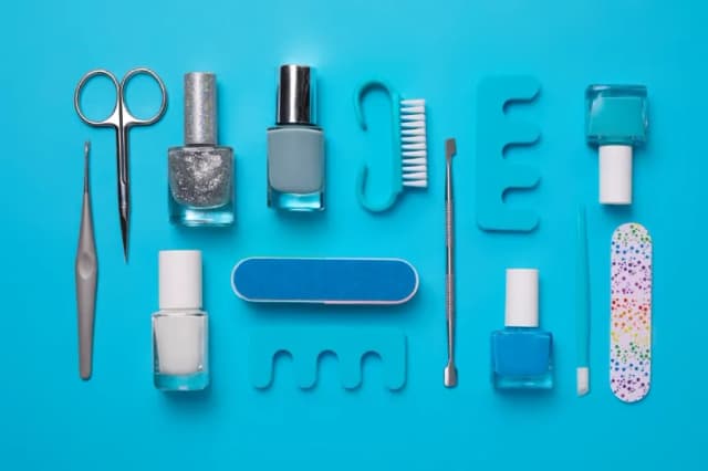 Co jest potrzebne do manicure? Odkryj niezbędne narzędzia i produkty Co jest potrzebne do manicure? Odkryj niezbędne narzędzia i produkty