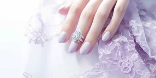 Jakie paznokcie do fioletowej sukienki, aby wyglądać olśniewająco? Jakie paznokcie do fioletowej sukienki, aby wyglądać olśniewająco?