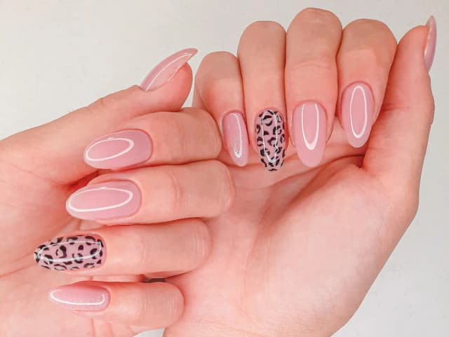 Jak zrobić panterkę na paznokciach - krok po kroku do perfekcji Jak zrobić panterkę na paznokciach - krok po kroku do perfekcji