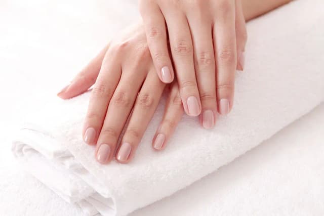 Manicure klasyczny na czym polega – poznaj jego etapy i korzyści Manicure klasyczny na czym polega – poznaj jego etapy i korzyści