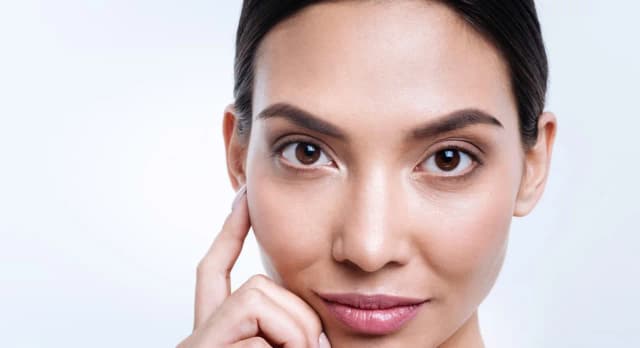 Śniada cera – co to jest i jak ją rozpoznać w codziennym życiu Śniada cera – co to jest i jak ją rozpoznać w codziennym życiu