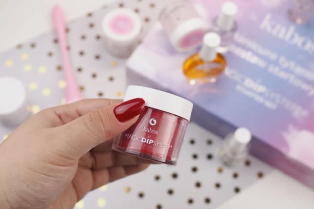 Co potrzeba do manicure tytanowego? Najważniejsze akcesoria i porady Co potrzeba do manicure tytanowego? Najważniejsze akcesoria i porady