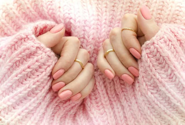 Manicure winylowy co to? Odkryj jego zalety i różnice z tradycyjnym Manicure winylowy co to? Odkryj jego zalety i różnice z tradycyjnym